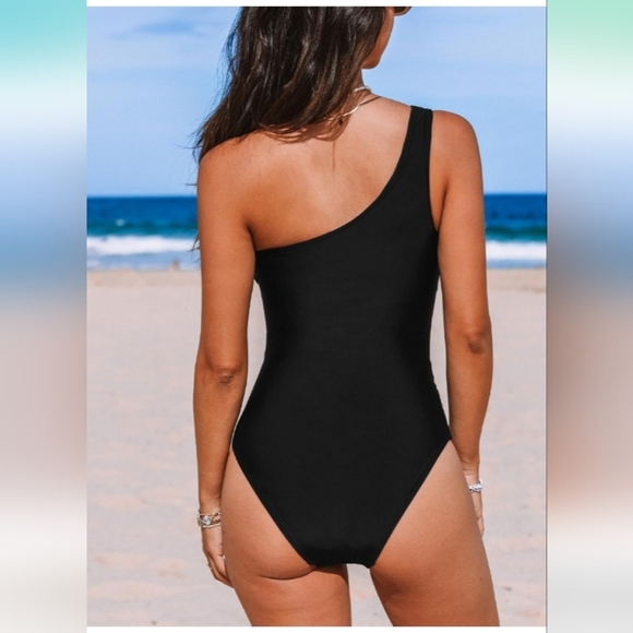 CUPSHE One Piece Tummy Control Ruched Asymmetric Neck Shoulder Strap. Size S - Picture 4 of 7